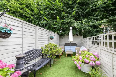 35 Midmoor Road, London, SW12 0EW