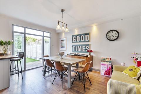 1 Thornton Road, London, SW12 0JX