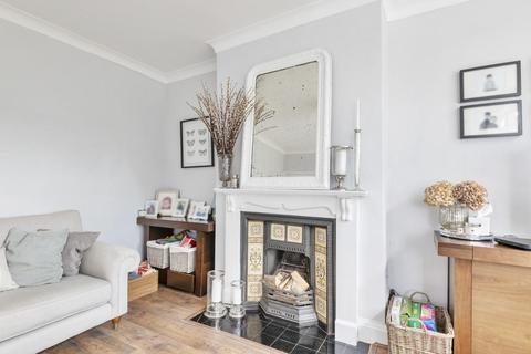1 Thornton Road, London, SW12 0JX
