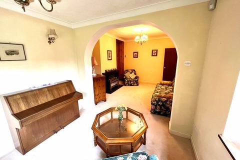 3 bedroom semi-detached house for sale - Willows Road, Walsall