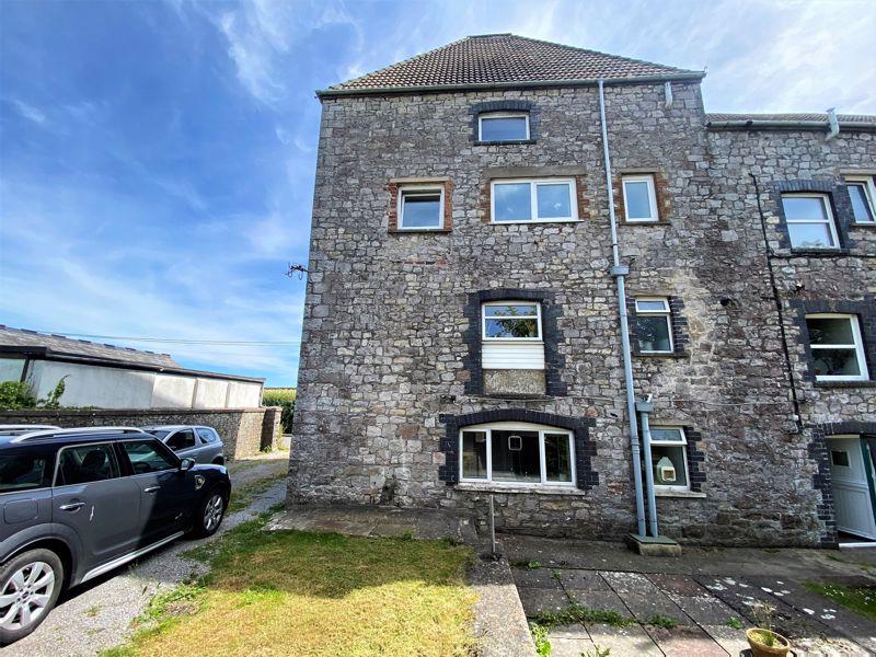 Apartment 1, The Malthouse, Broughton, The Vale of CF71 7QR 2