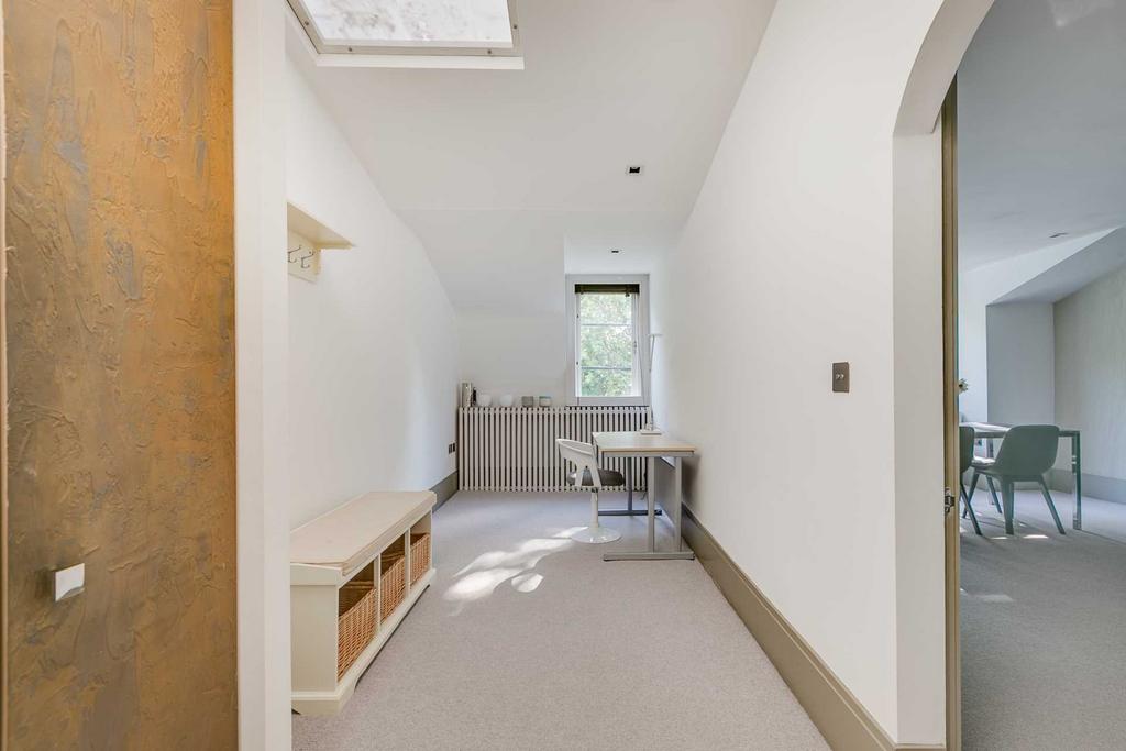 Rutland Gate, Knightsbridge SW7 1 bed apartment £3,900 pcm (£900 pw)