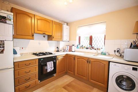 25 Gideons Close, Dudley, DY3 2HY