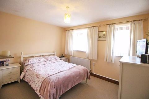 25 Gideons Close, Dudley, DY3 2HY