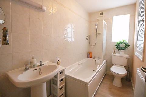 25 Gideons Close, Dudley, DY3 2HY