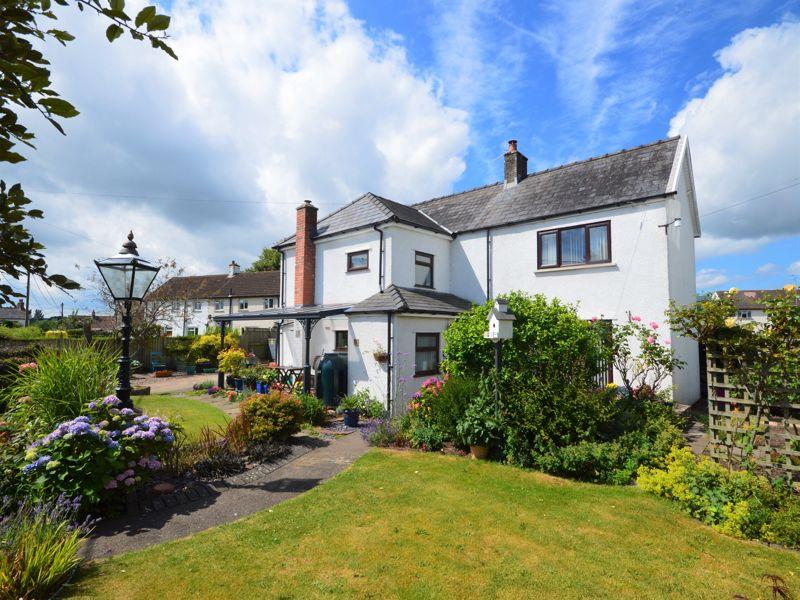 The Bryn, Abergavenny 4 bed detached house for sale £385,000