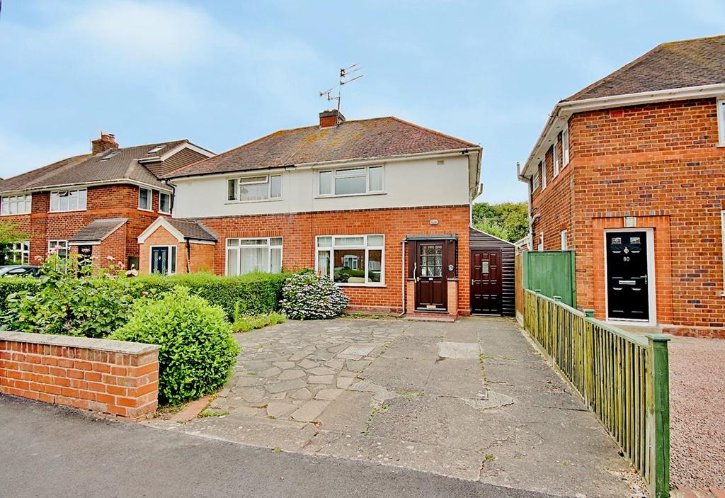 Gilmour Crescent, Claines, Worcester... 3 bed semidetached house £