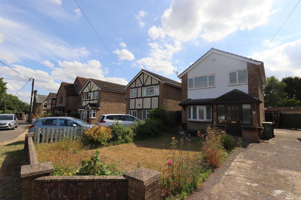 Streatley Road, Upper Sundon... 3 bed detached house £400,000