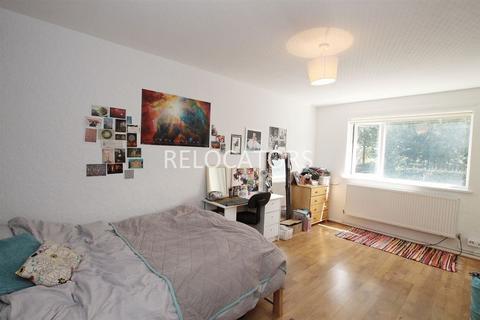 2 bedroom apartment to rent, Beaumont Square, Stepney E1