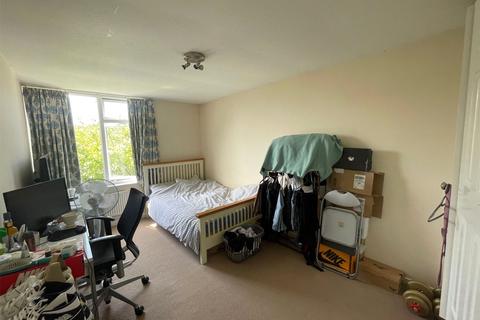 1 bedroom in a house share to rent, Lauradale, Bracknell, Berkshire, RG12