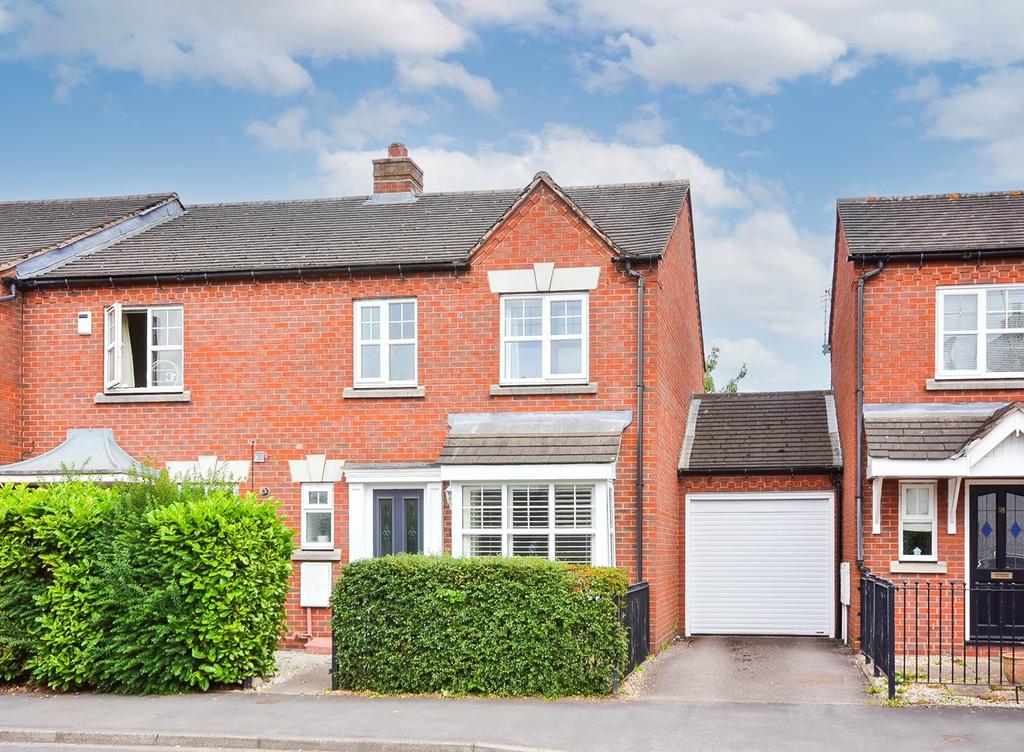 Wheel Lane, Lichfield, WS13 3 bed townhouse £300,000