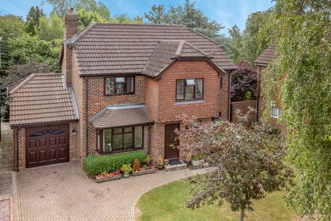 4 bedroom detached house for sale, Ashdown Chase, Nutley