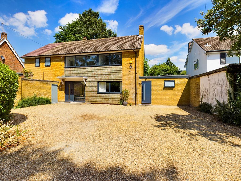 Gosmore Road, Hitchin, SG4 5 bed detached house £3,000 pcm (£692 pw)