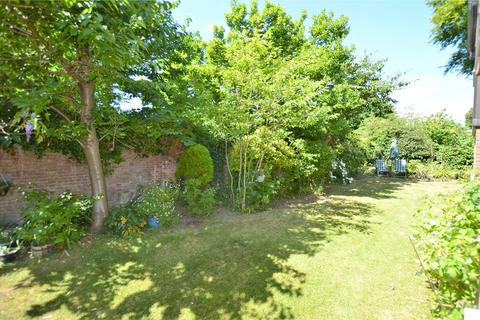 2 bedroom apartment for sale - Linden Court, Linden Chase, Uckfield, East Sussex, TN22