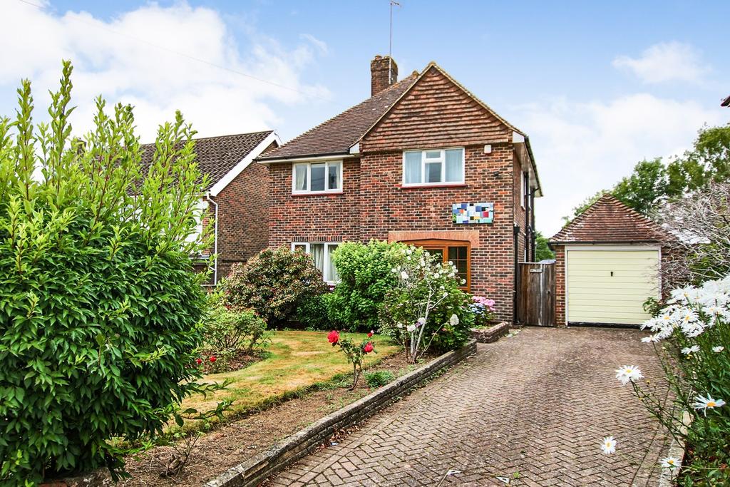 Hillside, Dunnings Road, East Grinstead, RH19 3 bed detached house £