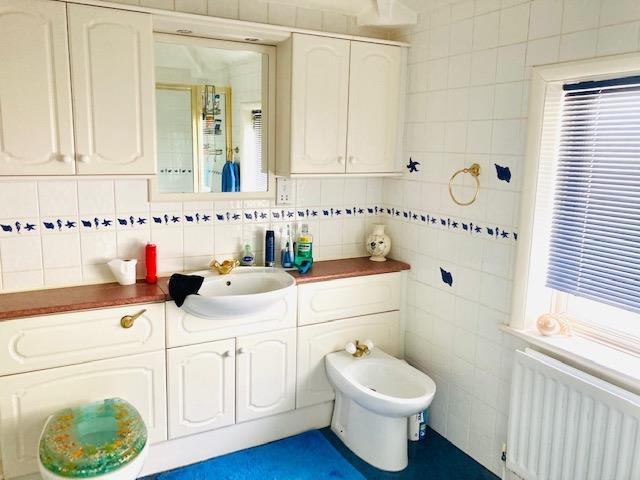 En suite bathroom