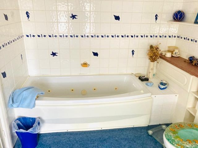 Ensuite bathroom