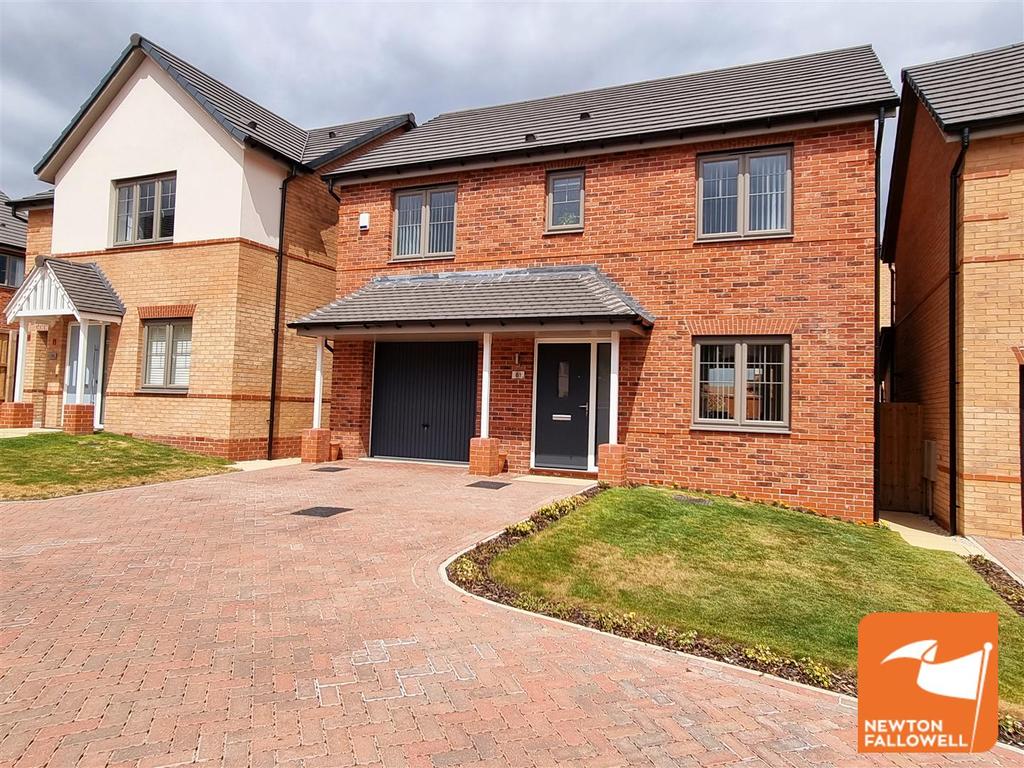 Waterfield Way, Clipstone Village... 4 bed detached house £320,000