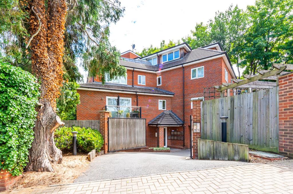 Mays Hill Road, Shortlands, Bromley, BR2 2 bed apartment for sale £