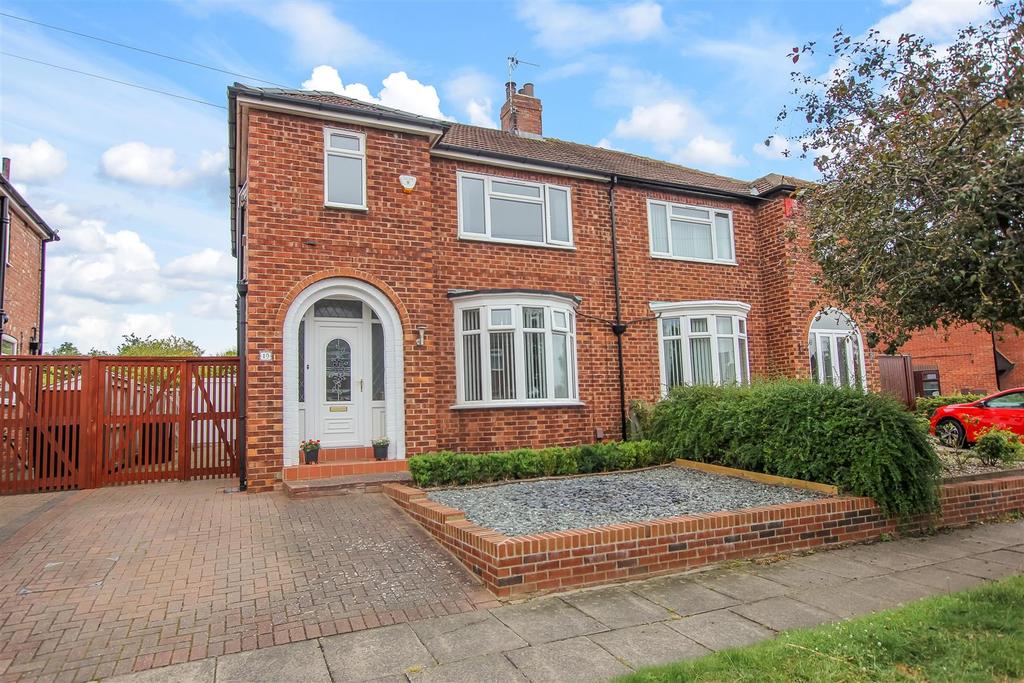 Farndale Crescent, Darlington 3 bed semi-detached house for sale - £260,000