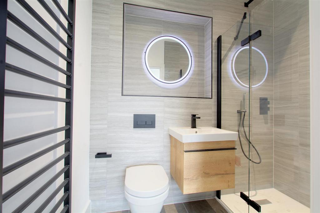 EN-SUITE 6.jpeg