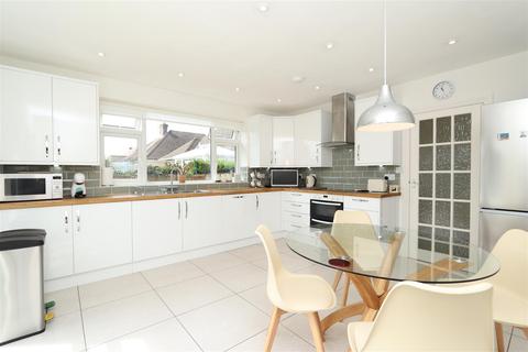 3 Burses Way, Hutton, Brentwood, CM13 2PL
