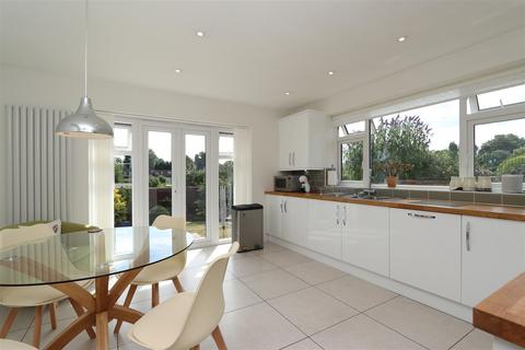 3 Burses Way, Hutton, Brentwood, CM13 2PL