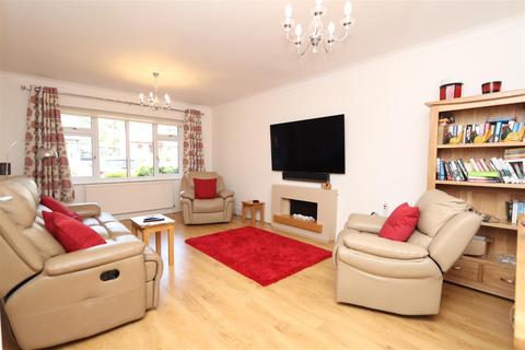 3 Burses Way, Hutton, Brentwood, CM13 2PL
