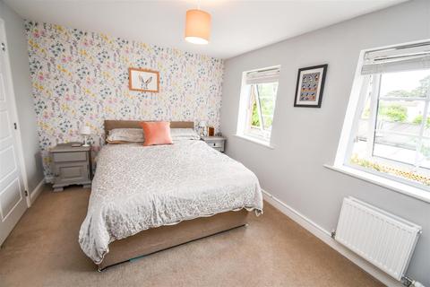 51 Petfield Drive, Anlaby, Hull, HU10 7ES