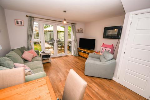 51 Petfield Drive, Anlaby, Hull, HU10 7ES