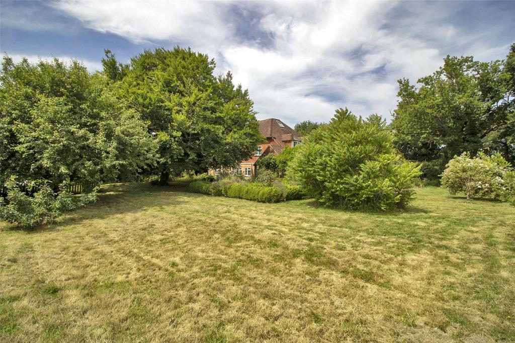 Lenham Road, Headcorn, Ashford, Kent, TN27 4 bed equestrian property