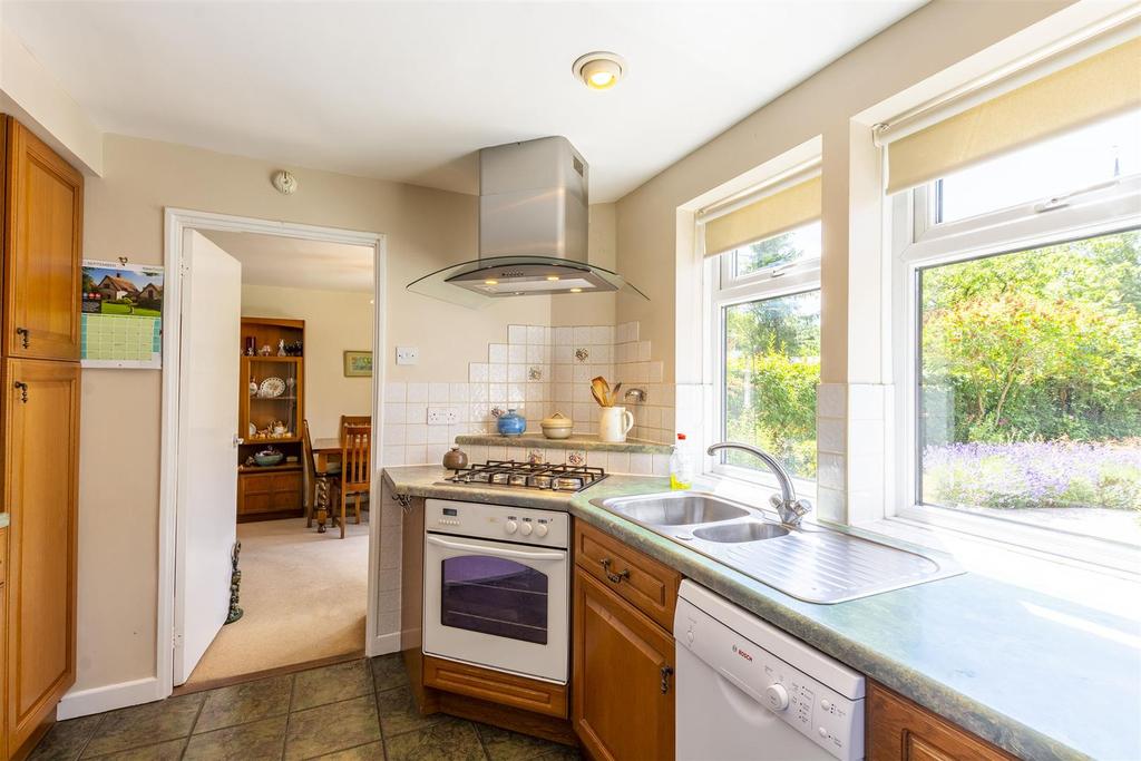 Kitchen (7)-HDR copy.jpg