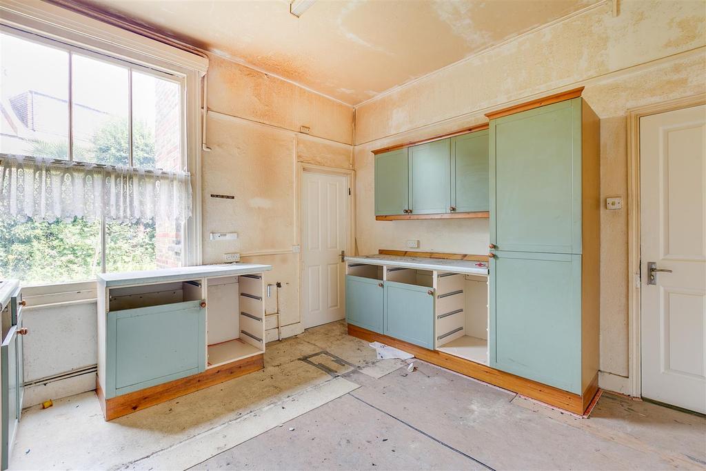 Lonsdale Road, W4 - FOR SALE