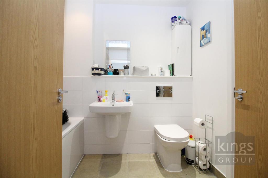 Family Bathroom.jpg