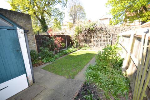 98 Park End, Bromley, BR1 4AW