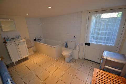 98 Park End, Bromley, BR1 4AW