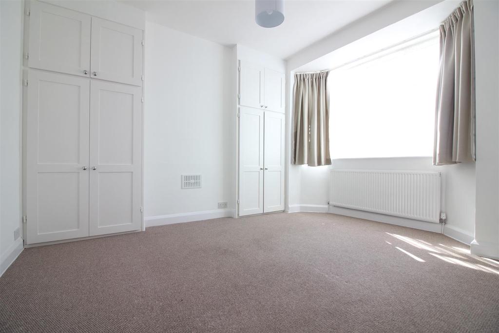 Pole Hill Road, Uxbridge 2 bed flat £1,450 pcm (£335 pw)