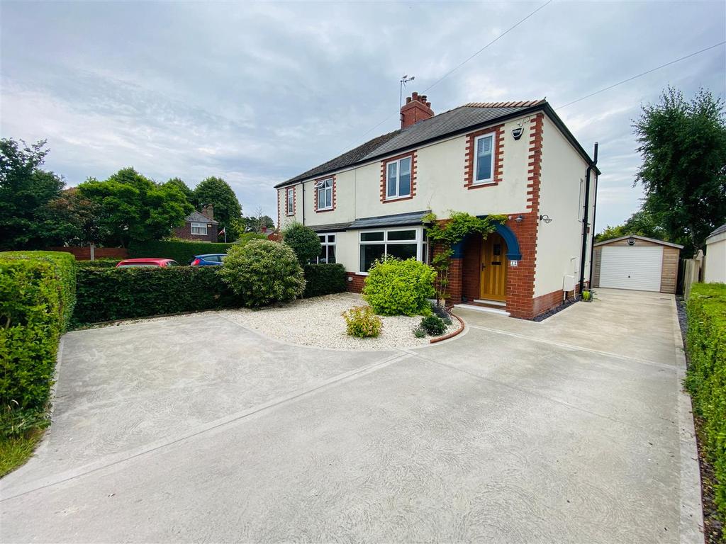 Charter Avenue, Rawcliffe, Goole 3 bed semidetached house for sale £