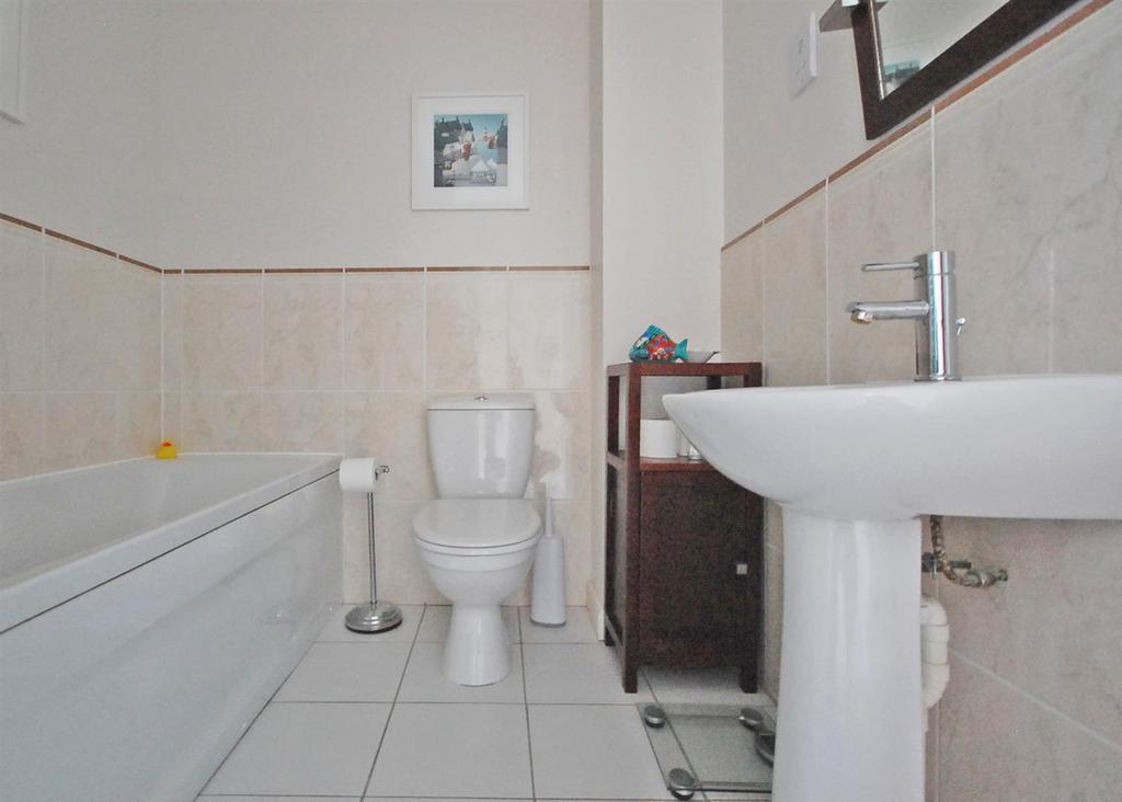 Bathroom Main.jpg