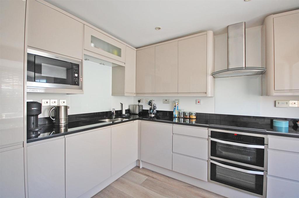 Kitchen c.jpg