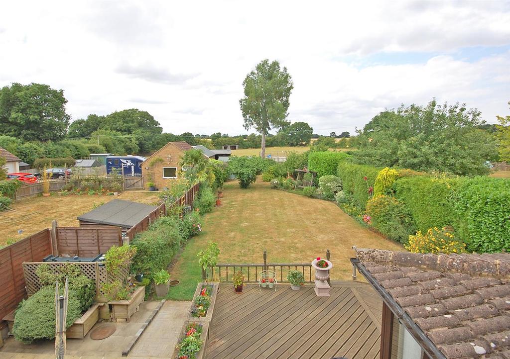 Jaspers Green, Shalford, Braintree 4 bed detached house £700,000