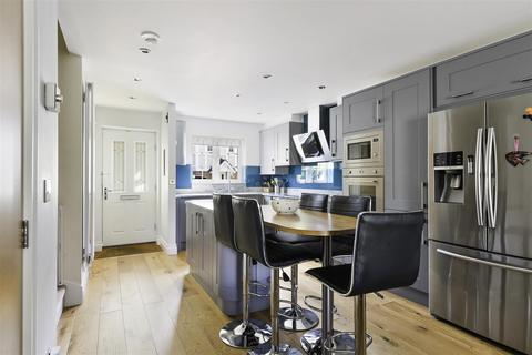 5 Juniper Place, Epsom Downs, Epsom, KT17 3BF