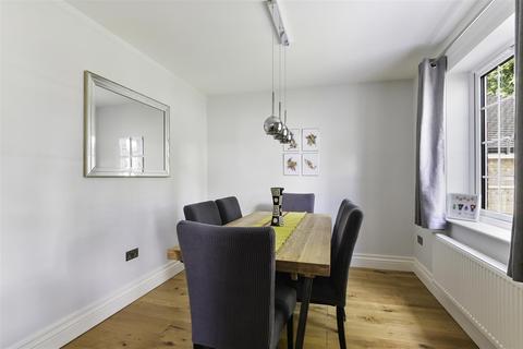 5 Juniper Place, Epsom Downs, Epsom, KT17 3BF