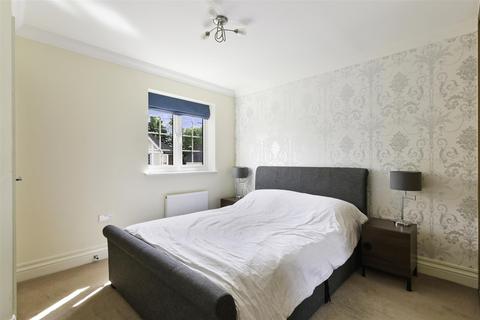 5 Juniper Place, Epsom Downs, Epsom, KT17 3BF