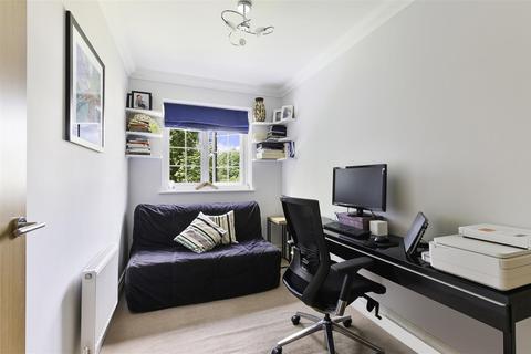 5 Juniper Place, Epsom Downs, Epsom, KT17 3BF