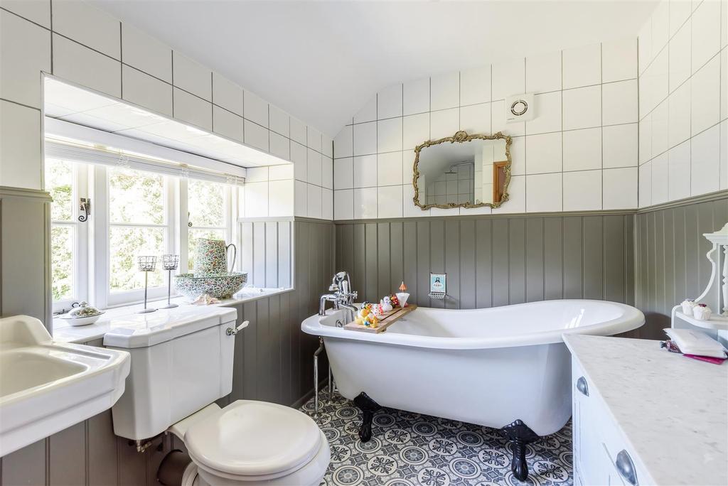 Farmhouse bathroom