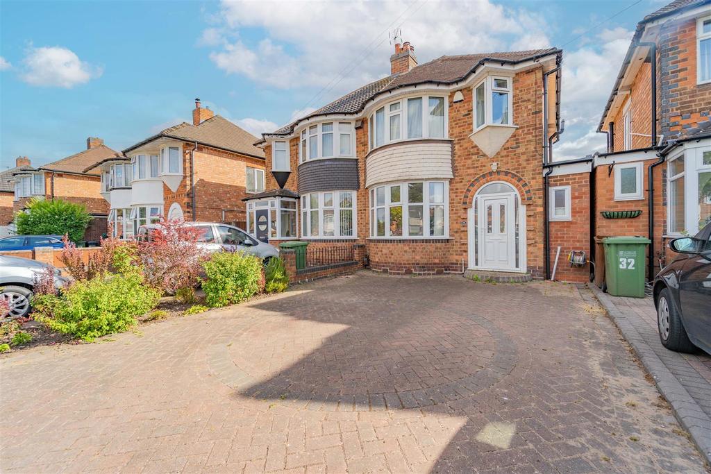 Wellsford Avenue, Solihull 3 bed house £315,000