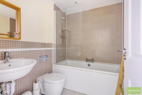 51 Cutforth Way, Romsey, SO51 0BN