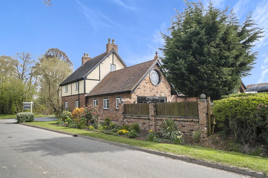 Holly Lane, Wishaw, Sutton Coldfield... 5 bed detached house £775,000