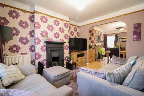 82 Crawley Road, Horsham, RH12 4DT